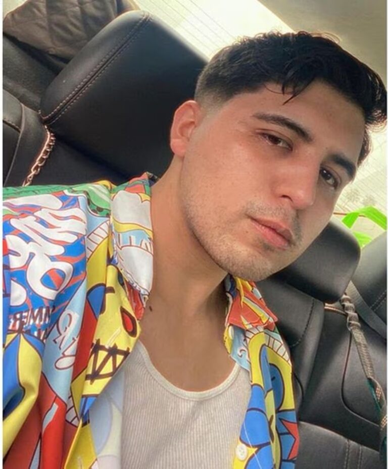 "Ya deje de humillarse, lea un poco", responde joven a la senadora Lilly Téllez