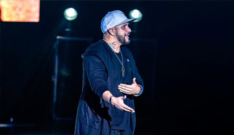 Cultura y Canal 22 cancelan entrevista ¿Es misógino El Temach?