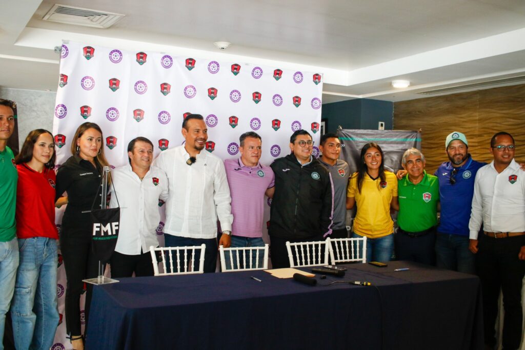 Maclovio Yañez Villagrán: Racing FC Porto Palmeiras lidera la formación de instructores