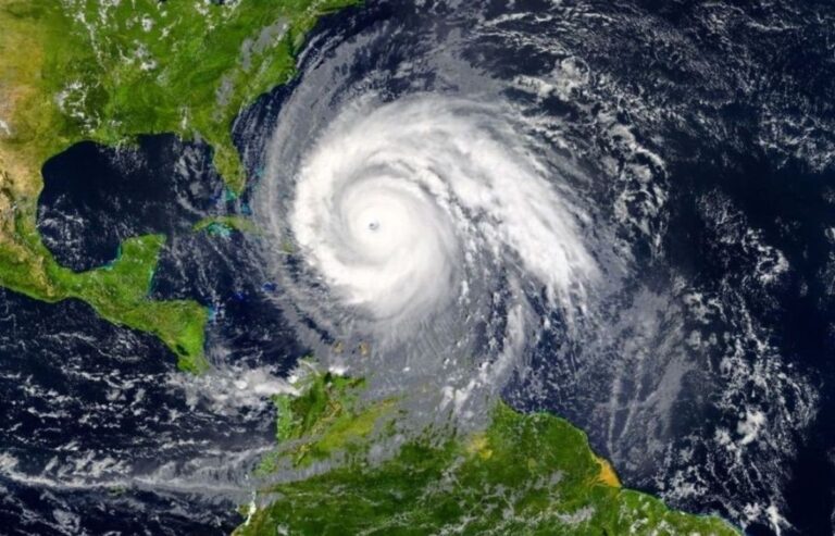 "Domo de calor, huracanes... serán cada vez peores"