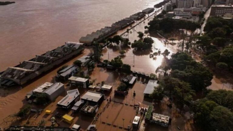 Inundaciones en Brasil dejan 136 desaparecidos