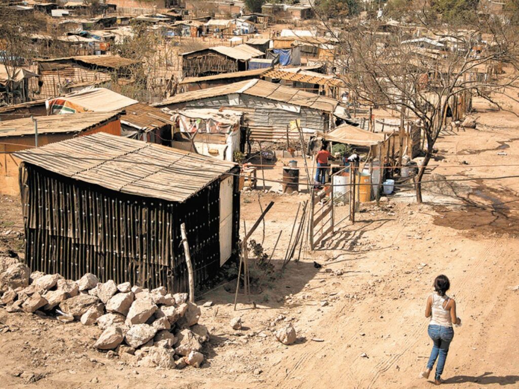 Escampa afirma que bancarización disminuye la pobreza