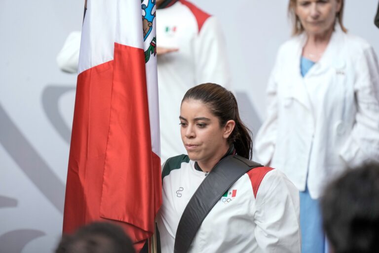 Ser abanderada de México "es una motivación, no una presión": Alejandra Orozco