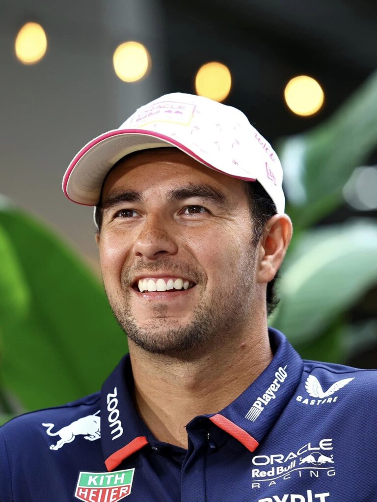 Salario millonario para Checo Pérez tras renovar con Red Bull