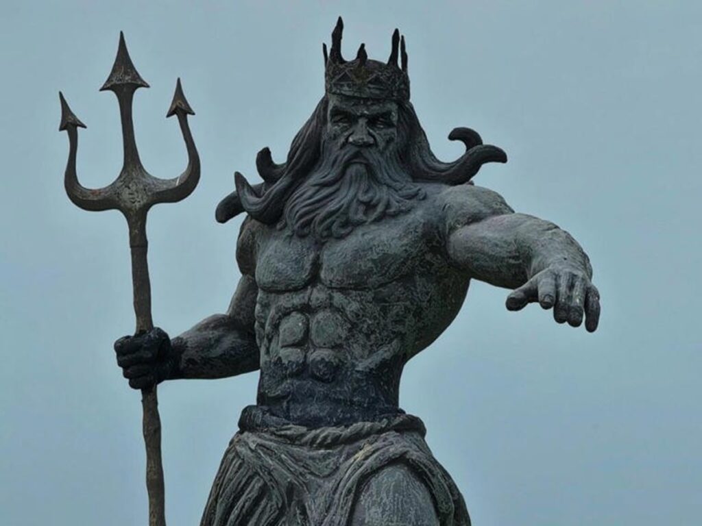 Yucatecos se organizan para “destruir” estatua de Poseidón