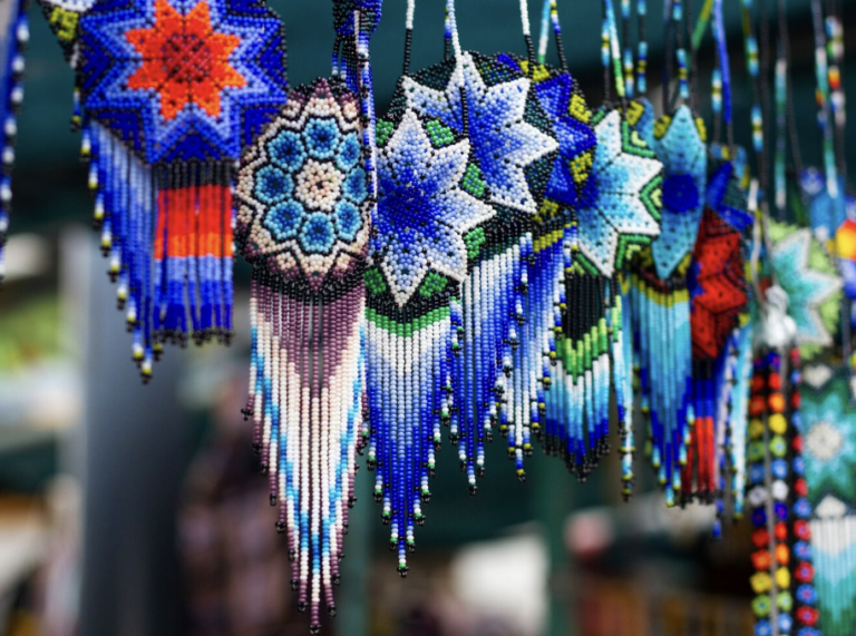 El arte huichol requiere de apoyo, afirma Ricardo José Haddad Musi.