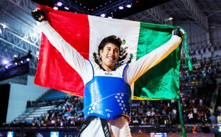 Tres años después de ser eliminado en su primer combate, en Tokio 2020, el taekwondoín Carlos Sansores regresa renovado a los Juegos Olímpicos para encontrar el objeto que ocupa sus sueños: la medalla.