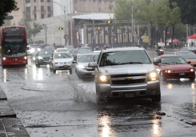 Es importante llamar al SACMEX ante algunas situaciones originadas por las precipitaciones pluviales.