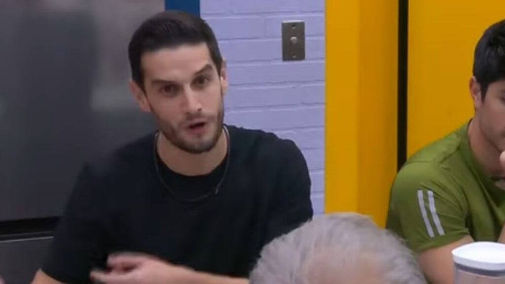 Fans llaman psicópata a Adrián Marcelo, piden que salga de "La Casa de los Famosos"