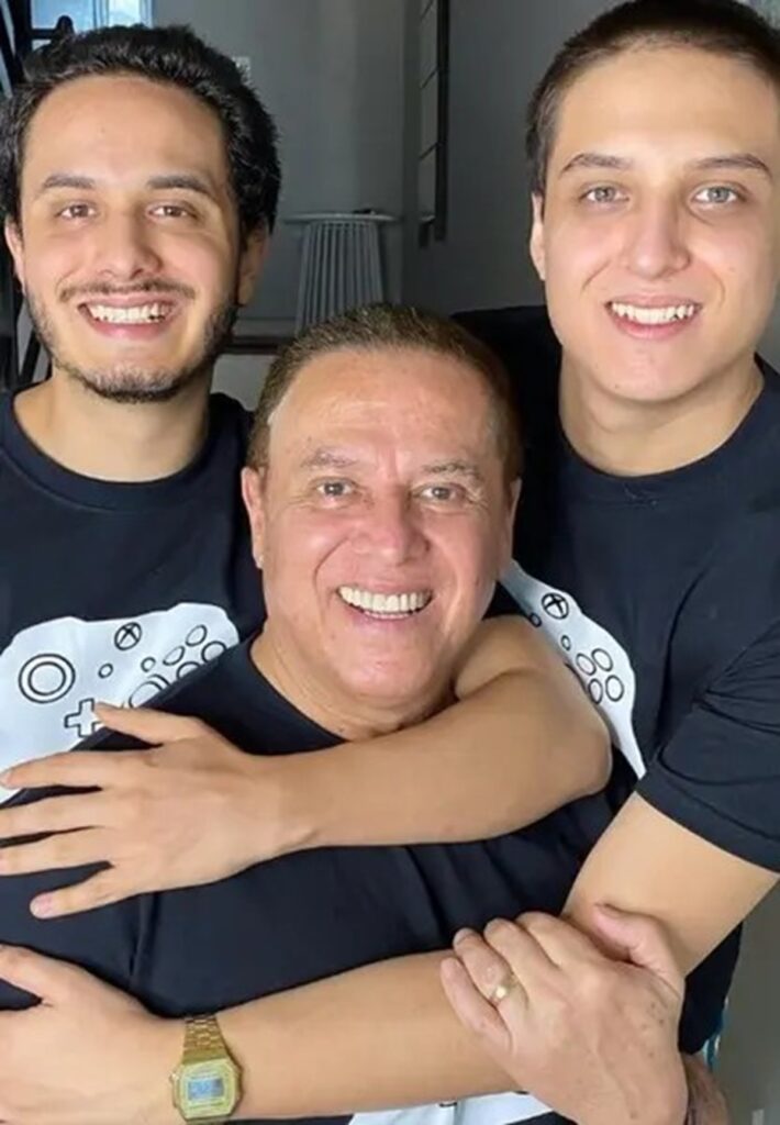 Hijos de Mario Bezares critican a Ricardo Peralta