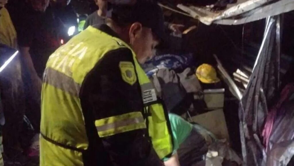 Se deslava cerro en Naucalpan, Edomex; hay seis personas muertas