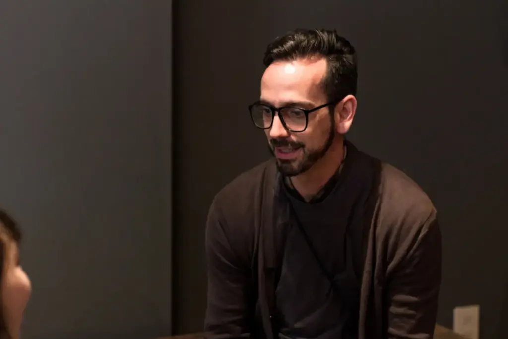 Macario Jiménez conmemora 30 años con colección "La Poeta"