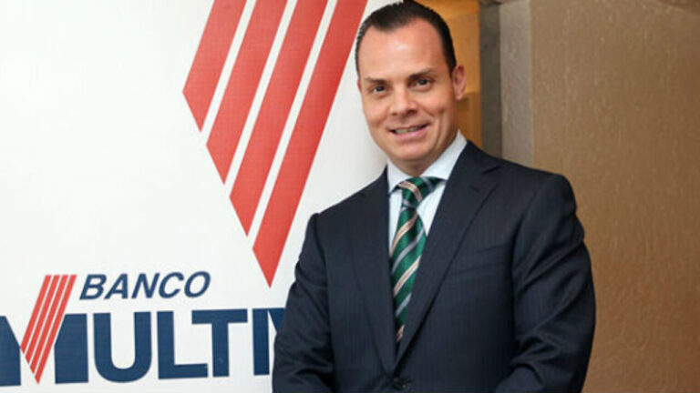 Olegario Vázquez Aldir entre los 100 empresarios más importantes de México