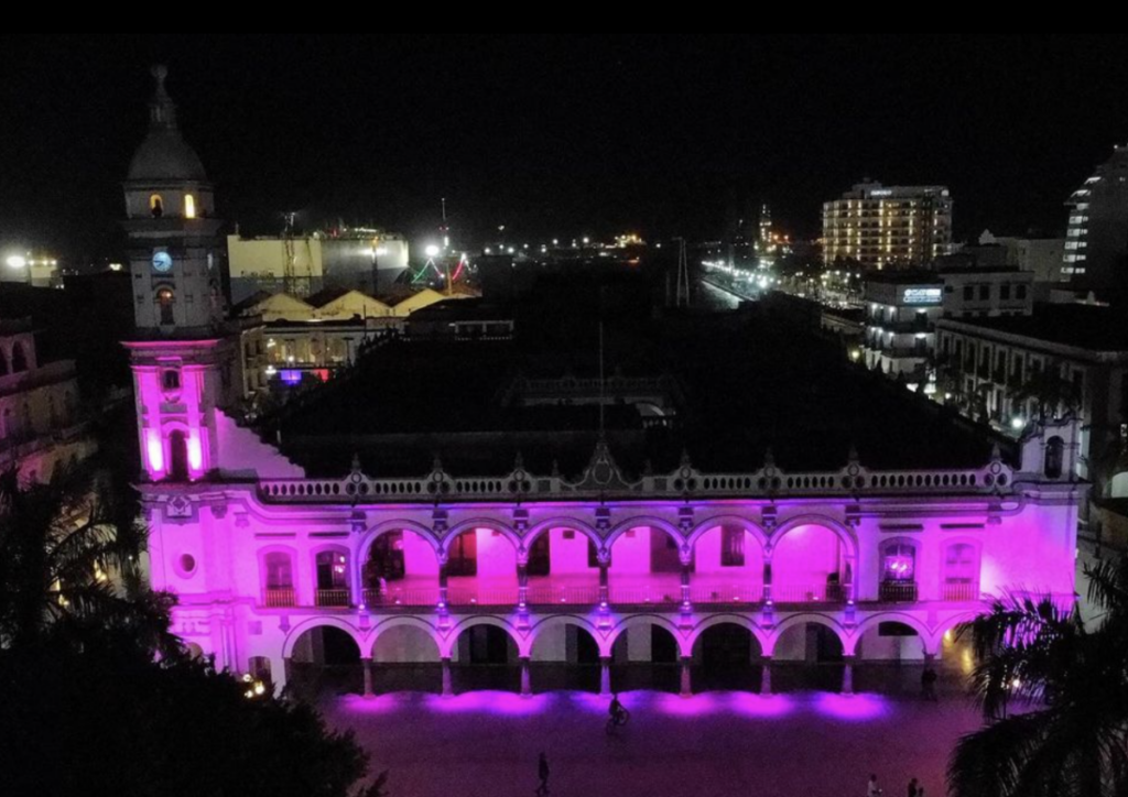 Patricia Lobeira Rodríguez iluminó el Palacio Municipal de Veracruz