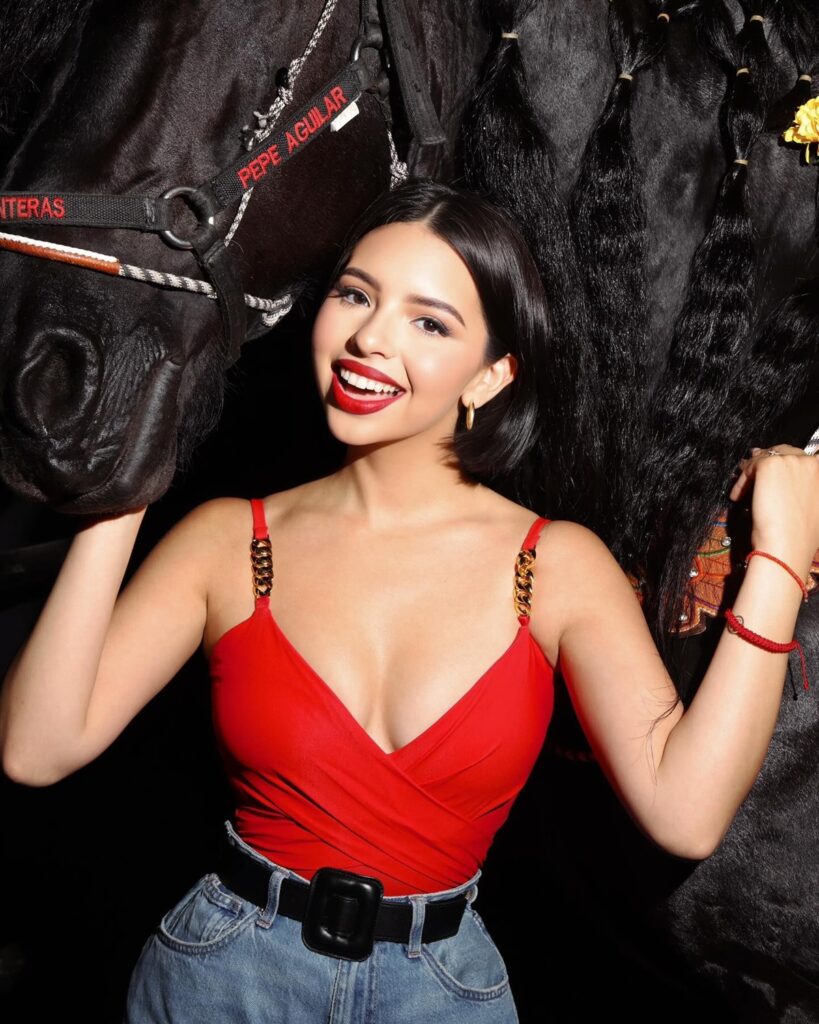 ¿Respuesta a Cazzu? Ángela Aguilar asegura que “cuida sus palabras” para sentirse empoderada