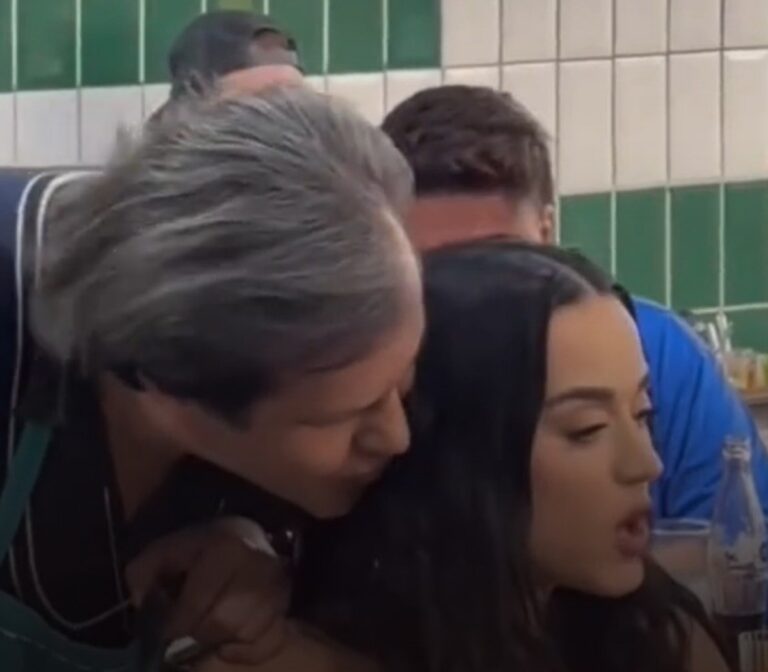 Acosan a la cantante Katy Perry durante su visita a la CDMX