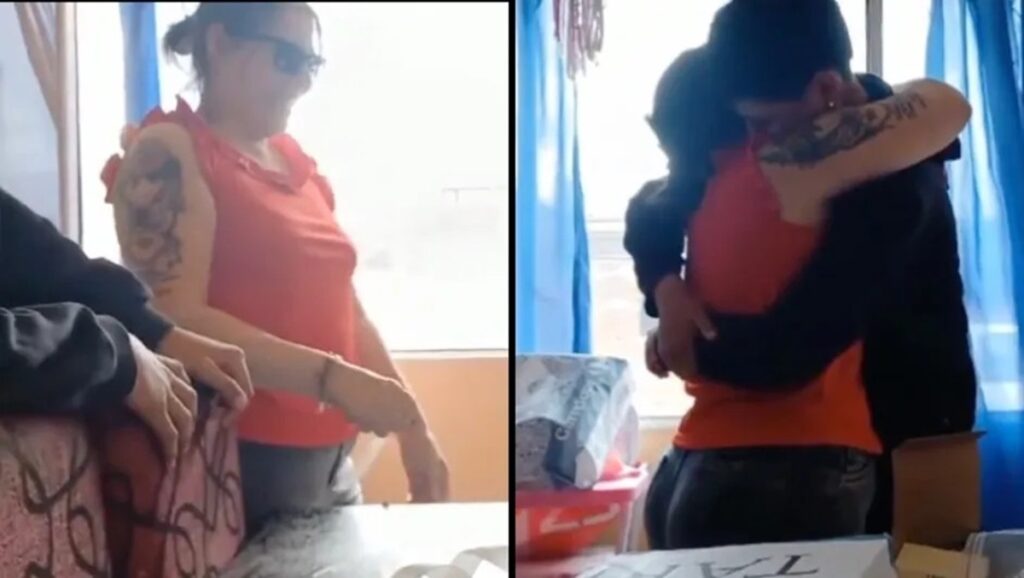 Mujer regala celular al mejor amigo de su hijo para hacer sus tareas