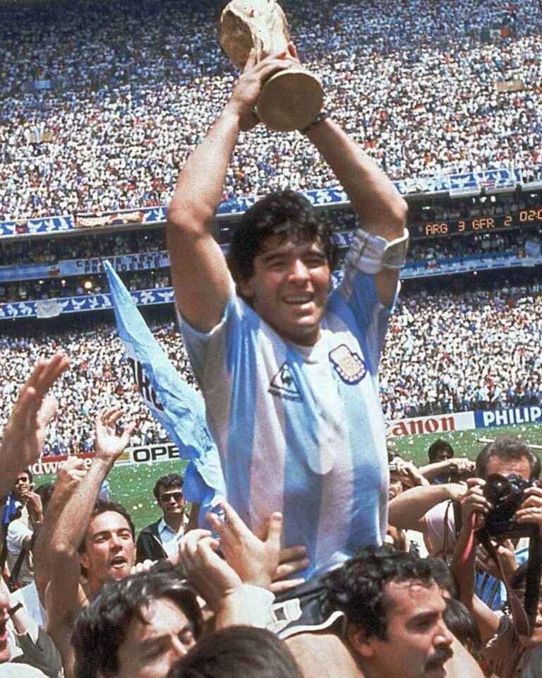 ¿Quién es el mexicano que ayudó a Maradona a ganar en el mundial de México 86?