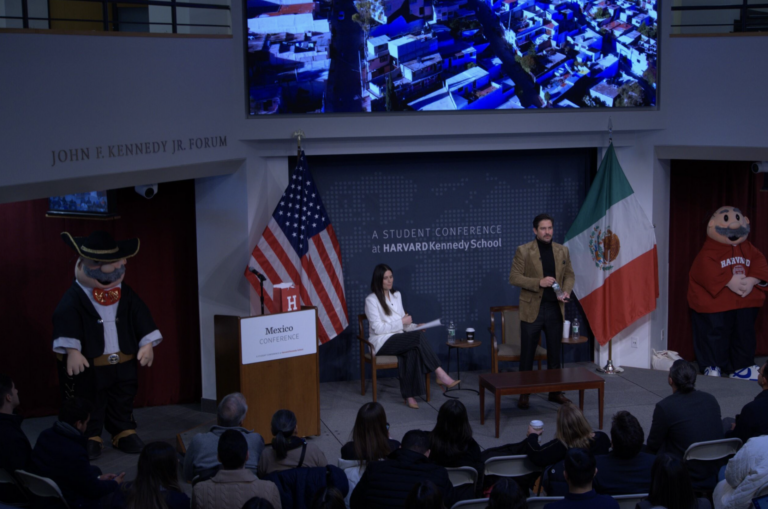 Víctor González Herrera destaca la innovación social en Harvard
