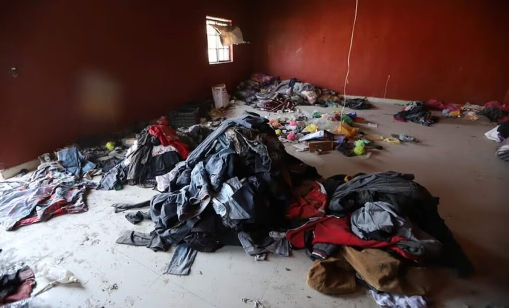 Desde analgésicos hasta una santa muerte dentro del campo de exterminio de Teuchitlán