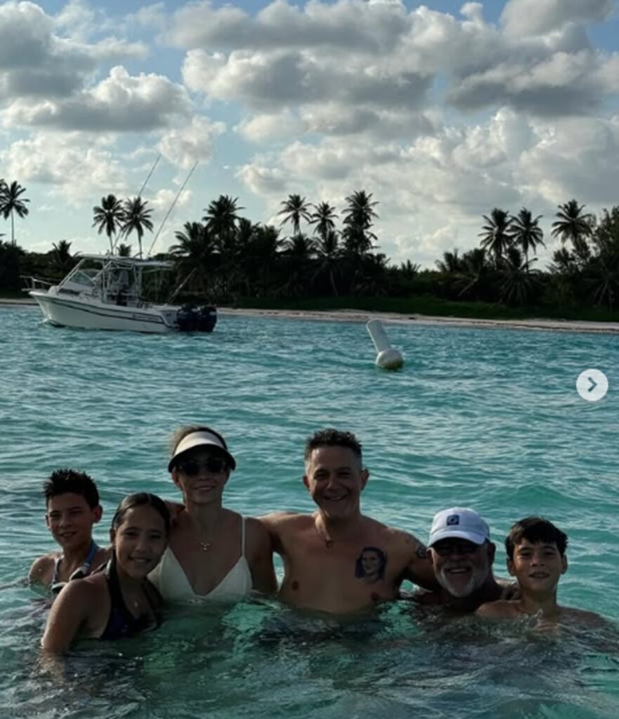 Alejandro Sanz perdió a seres queridos en la tragedia de la discoteca Jet Set