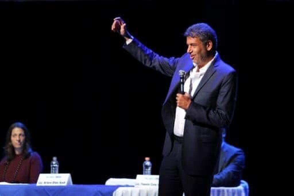 Grok trolea a Arturo Elías Ayub sobre los 3 mejores negociadores de México