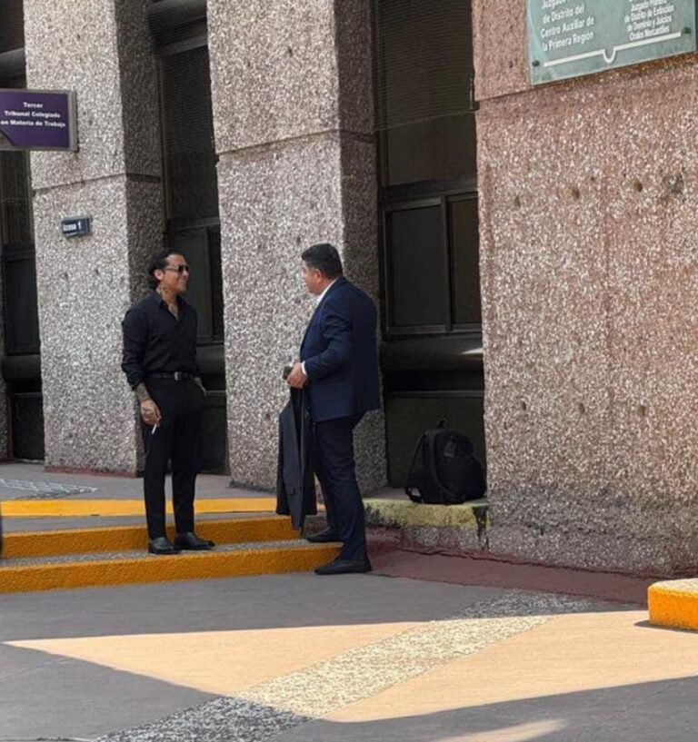 Nodal es interrogado por presunta falsificación de documentos