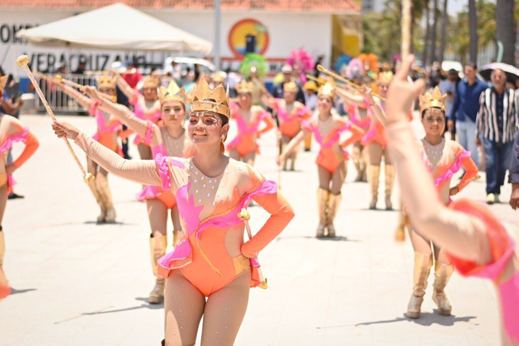 Patricia Lobeira Rodríguez celebra alegría infantil en el Carnaval