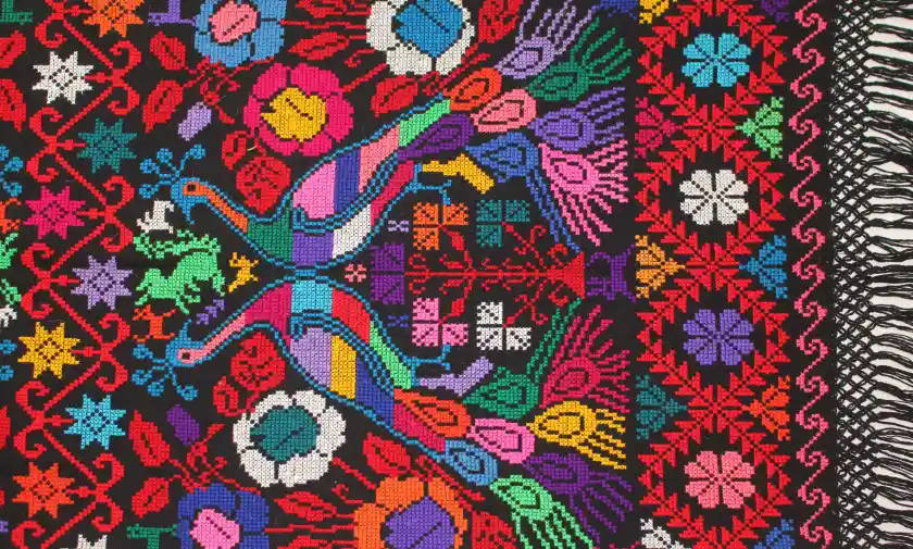 Valora Ricardo Haddad Musi la identidad en textiles indígenas