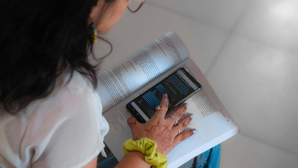 ¿Qué riesgos tiene tratar a ChatGPT como nuestro mejor amigo?