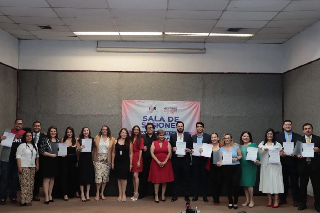 Entregan constancias de mayoría a exabogada de “El Chapo”