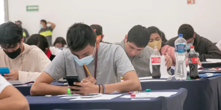 SMF y Banco Azteca impulsan talento mexicano en física