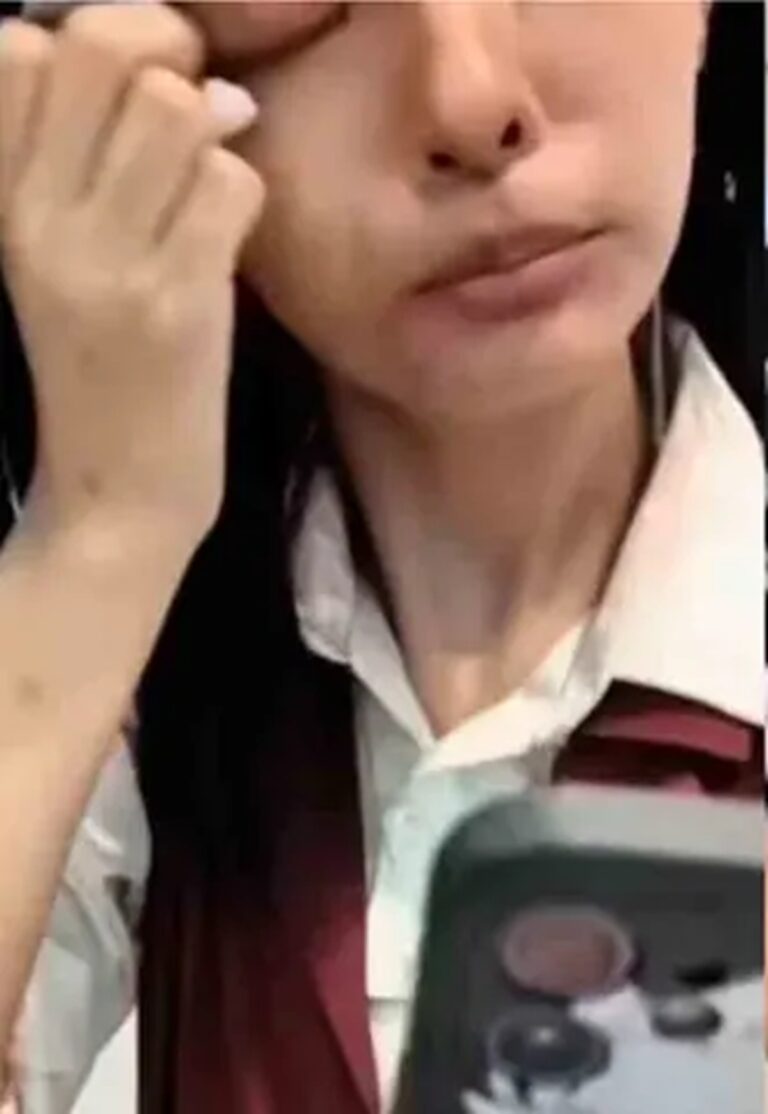 Mujer es obligada a desmaquillarse por fallas en el reconocimiento facial en China