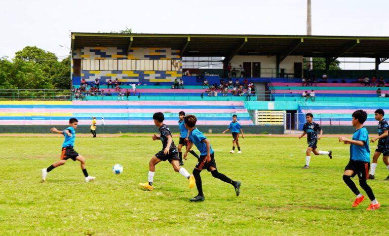 Norman Hagemeister transforma infancias con fútbol y disciplina