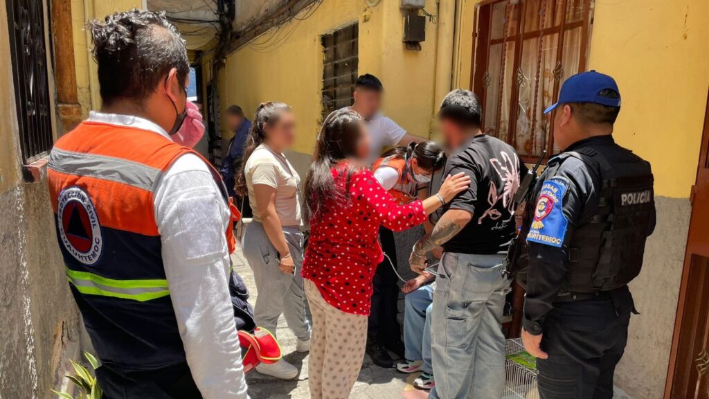 Hallan a mujeres adultas sin vida en departamento de la Cdmx