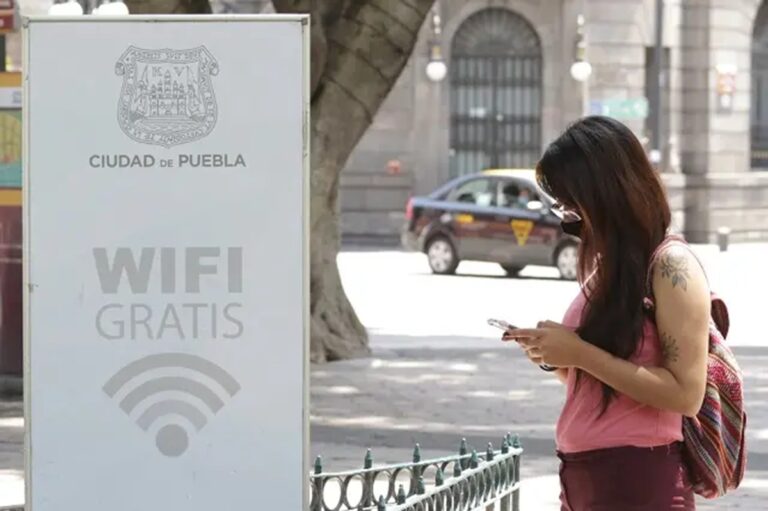 Por qué deberías ponerle una cinta a la cámara de tu celular