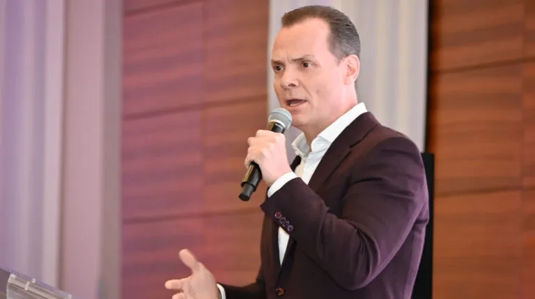 Vázquez Aldir lidera Vazol y promueve vivir más y mejor