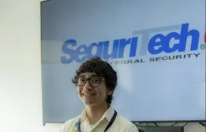 Joven oaxaqueño desarrolla proyecto espacial con apoyo de Seguritech