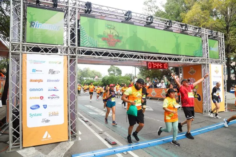 Simicarrera 2025 reúne a más de 10 mil corredores en favor del medioambiente