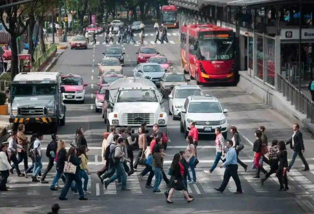 Alfredo Del Mazo Maza impulsa energías limpias en movilidad urbana