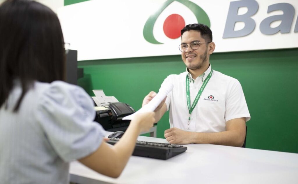 Banco Azteca refuerza identidad mexicana entre migrantes en EE.UU.