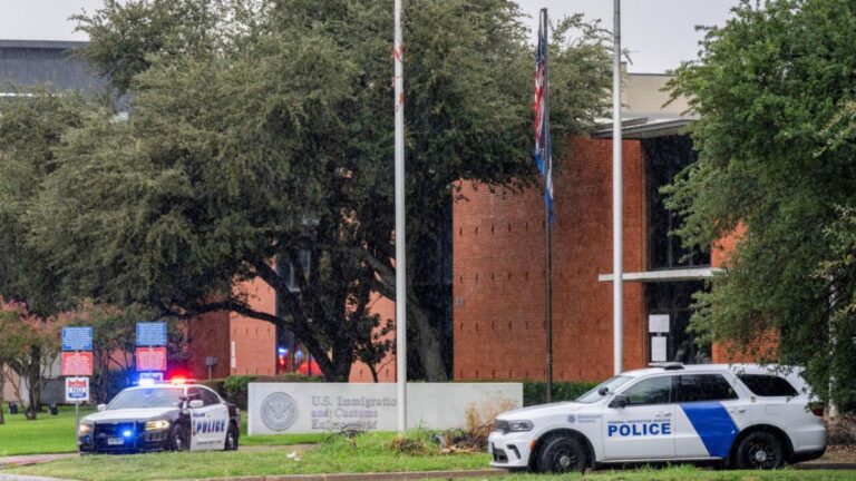 Investigan tiroteo en ICE de Dallas