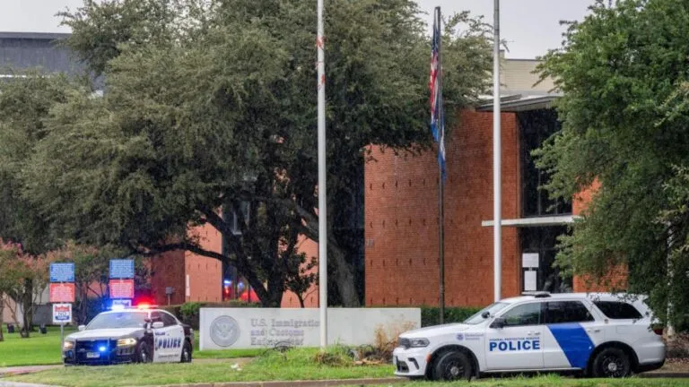 Investigan tiroteo en ICE de Dallas