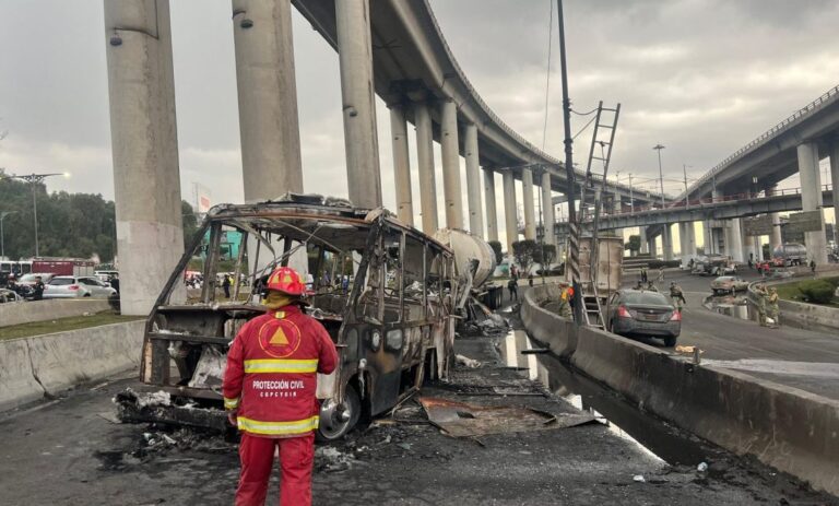Retiran pipa de gas de Puente de la Concordia