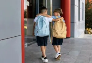 Seguritech y Fundación en Movimiento (FEM) ante posibles casos de bullying.