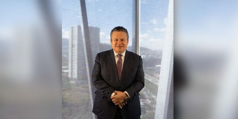 Javier Ferrer asume presidencia del IIA-México y marca nueva era