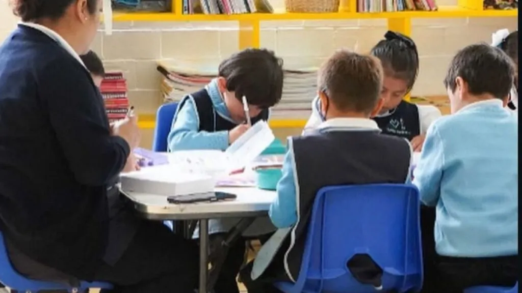 En el barrio de San Jerónimo Lídice de la Ciudad de México, tras una puerta azul, se esconde uno de los mejores colegios del mundo.