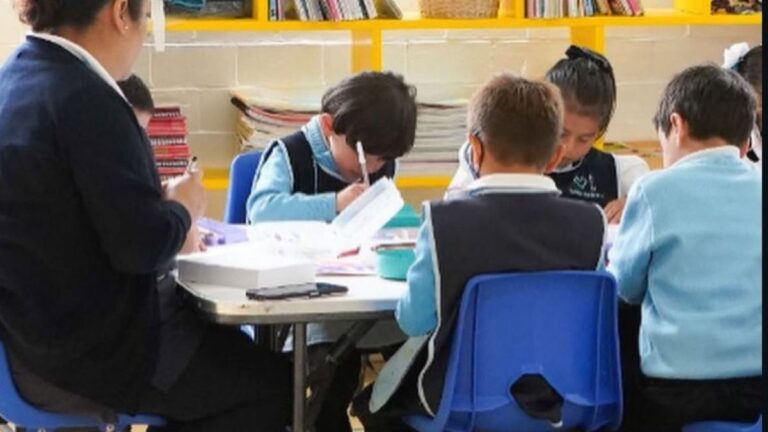 En el barrio de San Jerónimo Lídice de la Ciudad de México, tras una puerta azul, se esconde uno de los mejores colegios del mundo.