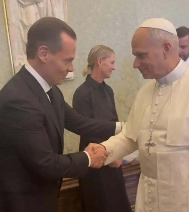 Olegario Vázquez Aldir se reúne con el Papa León XIV en el Vaticano