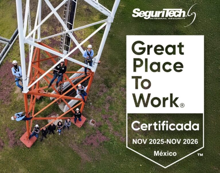 Equipo de Seguritech celebrando su certificación Great Place to Work 2025-2026.
